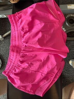 Lululemon Women's Hot Pink Athletic shorts size  8 nwot